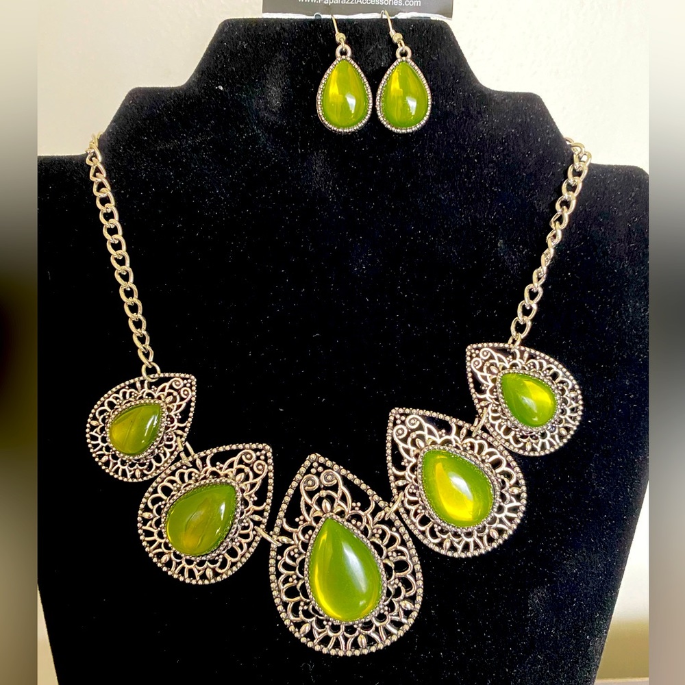 Olive Green Necklace Set